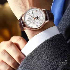 WRIST WATCH